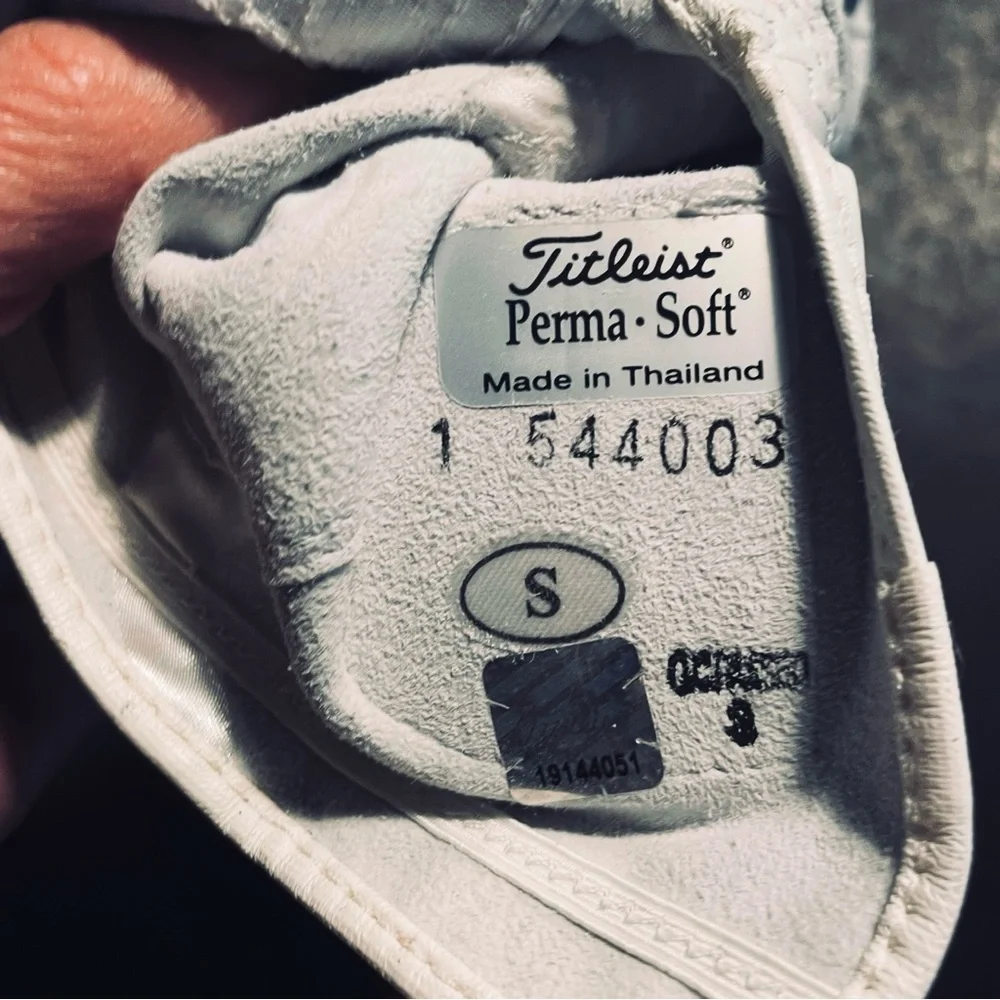 Titleist White Women's Golf Glove